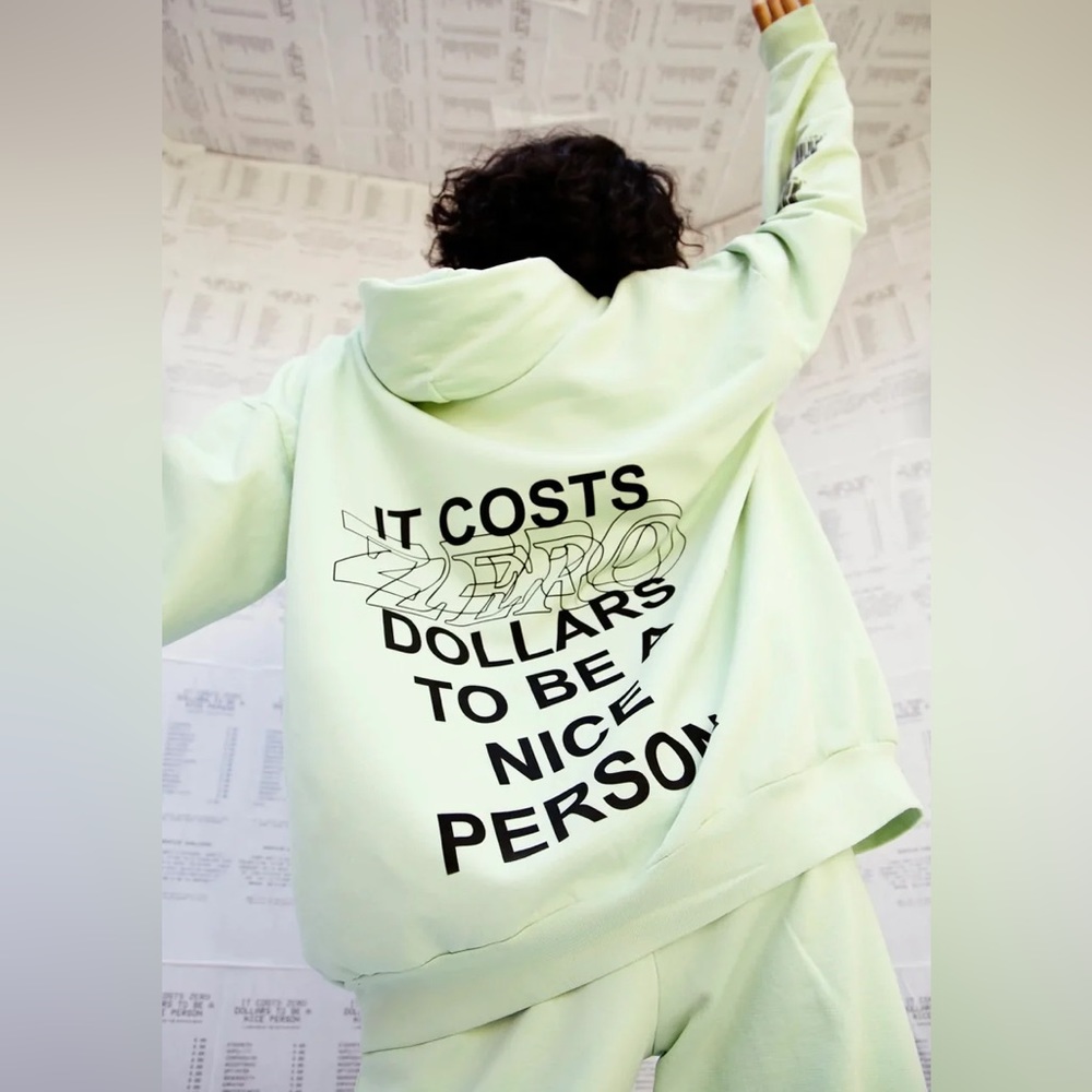 IT COSTS $0 TO BE A NICE PERSON Hoodie